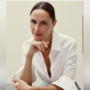 Banana Republic “Perfect Shirt” Button Down Women’s in White